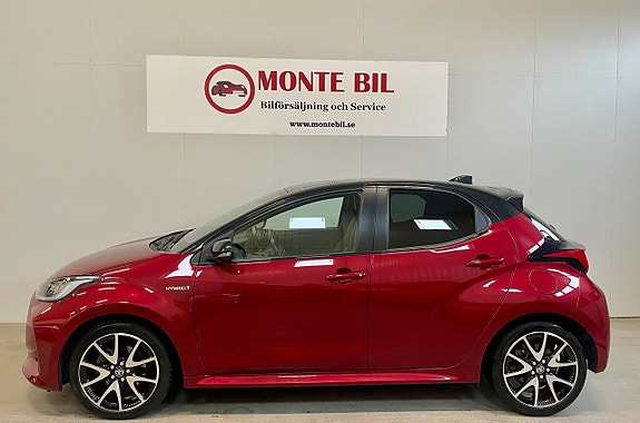 Toyota Yaris 2 of 18