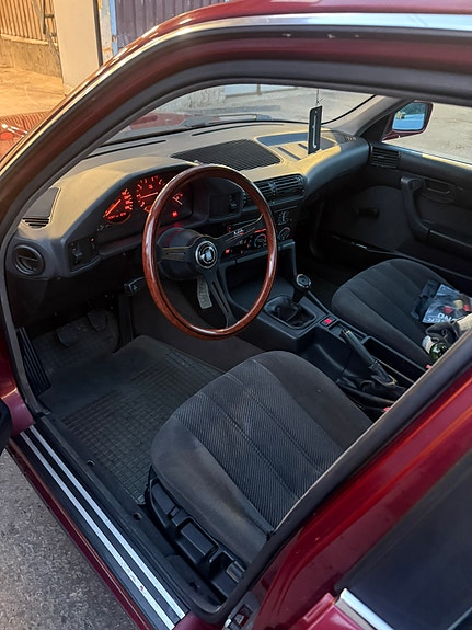 BMW 520i 2 of 5