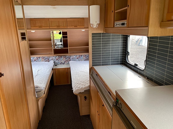 Adria Unica 562 lu 6 of 6