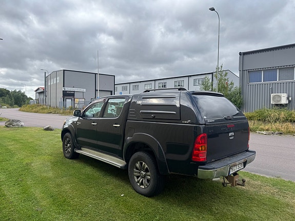 Toyota HiLux 7 of 11