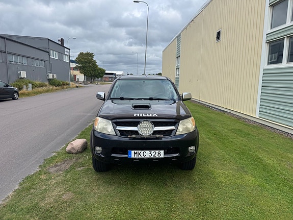 Toyota HiLux 4 of 11