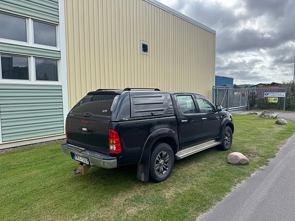 Toyota HiLux 3 of 11