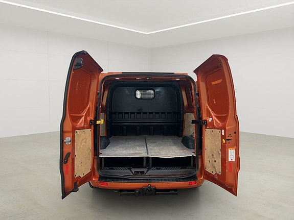 Ford Transit Custom 13 of 30