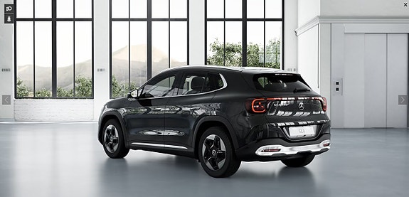 Mercedes-Benz GLA250 5 of 16