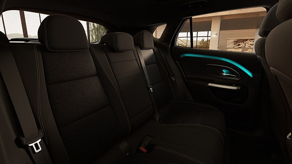 Mercedes-Benz GLA250 14 of 16