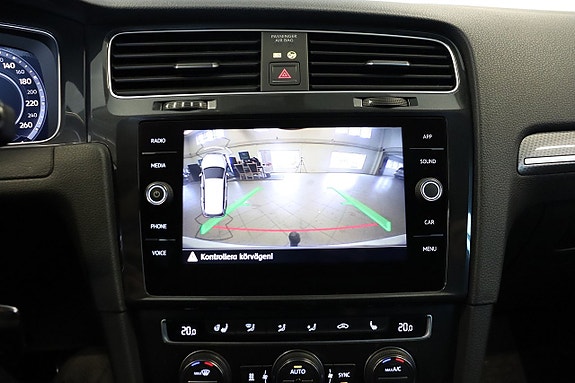 Volkswagen Golf Alltrack 9 of 15