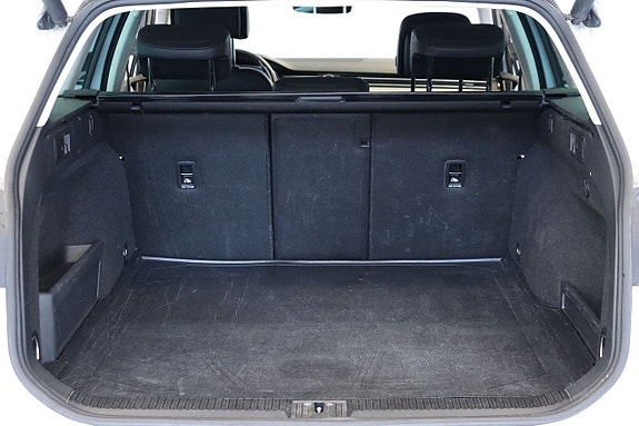 Volkswagen Passat 14 of 14