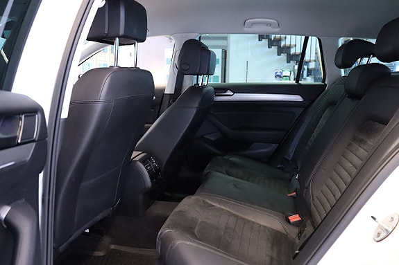 Volkswagen Passat 13 of 14