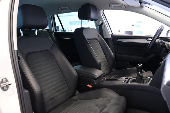 Volkswagen Passat 12 of 14