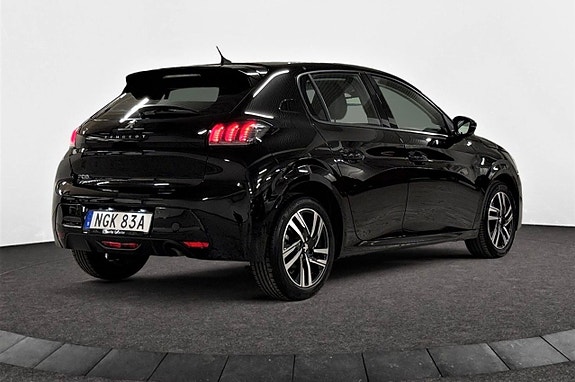 Peugeot 208 3 of 9