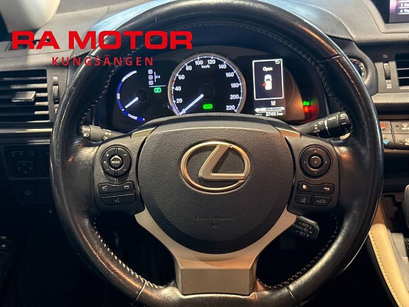 Lexus CT200h 12 of 20
