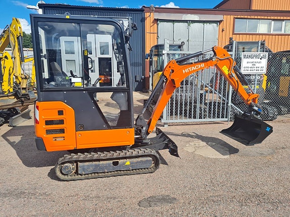 MINIGRÄVARE HITACHI ZX19-6 NY TILT & 3st NYA SKOPOR