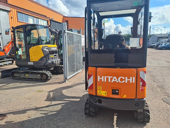 MINIGRÄVARE HITACHI ZX19-6 NY TILT & 3st NYA SKOPOR 5 of 9
