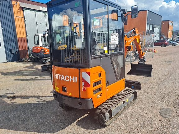 MINIGRÄVARE HITACHI ZX19-6 NY TILT & 3st NYA SKOPOR 6 of 9