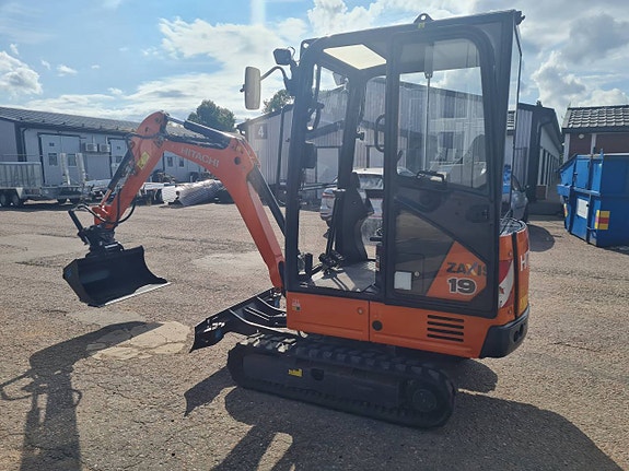 MINIGRÄVARE HITACHI ZX19-6 NY TILT & 3st NYA SKOPOR 2 of 9