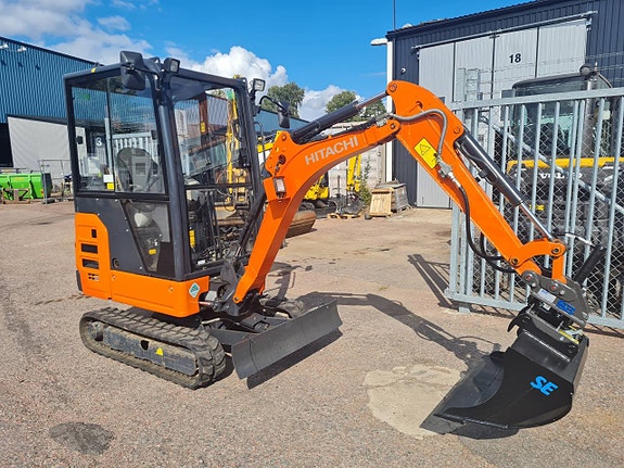 MINIGRÄVARE HITACHI ZX19-6 NY TILT & 3st NYA SKOPOR 3 of 9