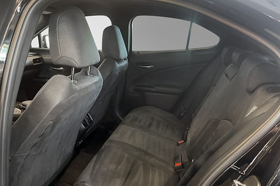 Lexus UX250h 7 of 11