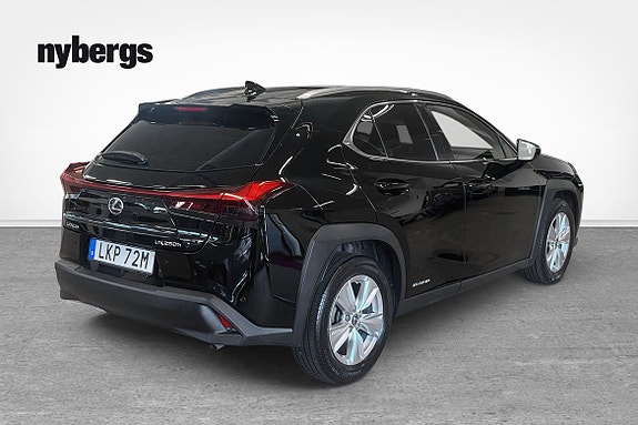 Lexus UX250h 4 of 11