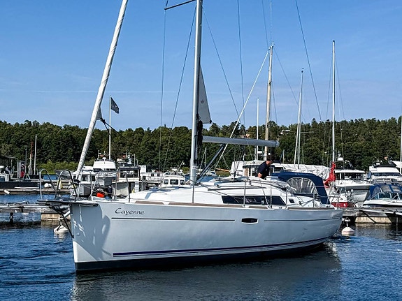 Beneteau Oceanis 34 3 of 12