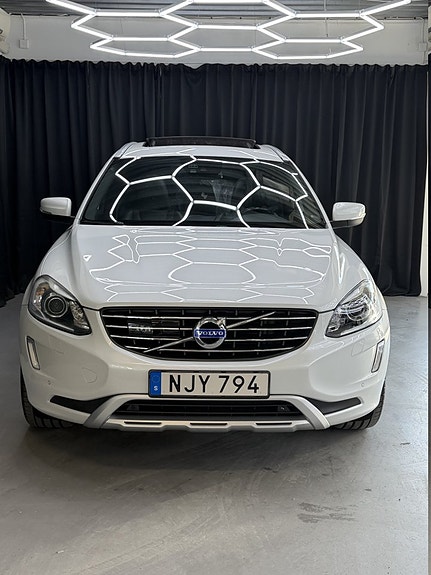 Volvo XC60 10 of 13