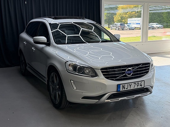 Volvo XC60 2 of 13