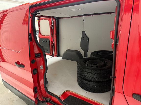 Renault Trafic 13 of 14