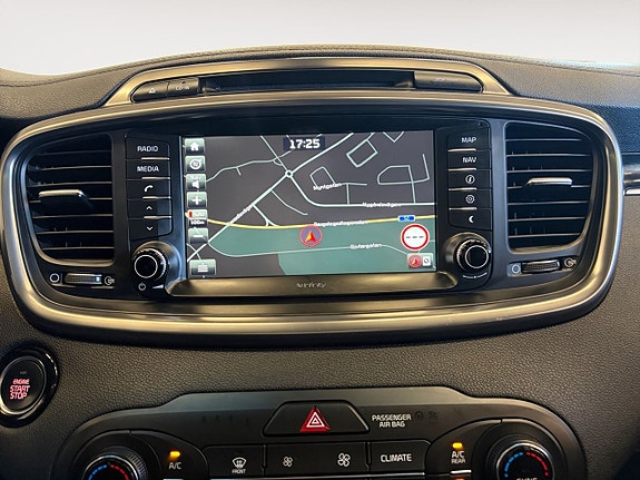 Kia Sorento 17 of 22
