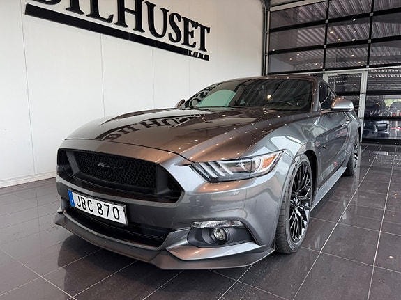 Ford Mustang 2 of 12