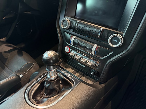 Ford Mustang 12 of 12