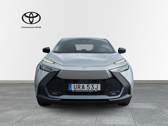 Toyota C-HR 2 of 10