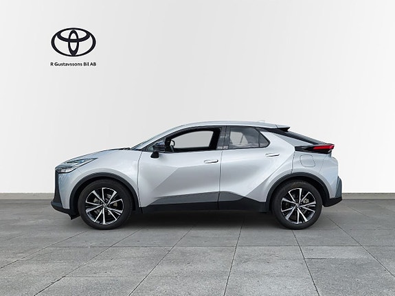 Toyota C-HR 3 of 10