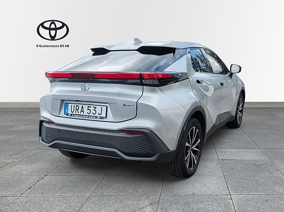 Toyota C-HR 6 of 10