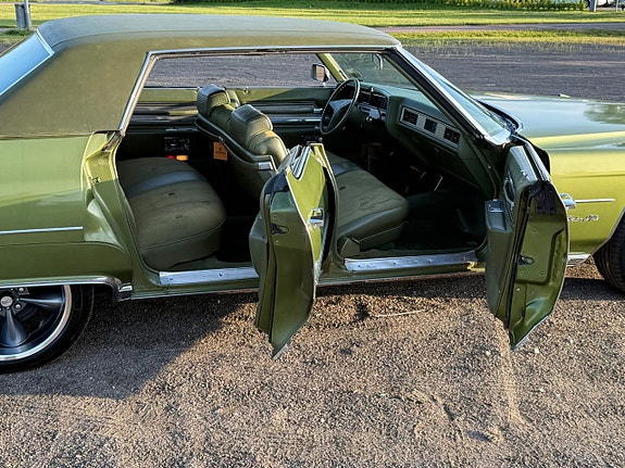 Cadillac Deville 11 of 17