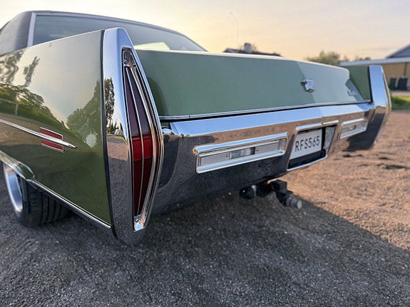 Cadillac Deville 7 of 17