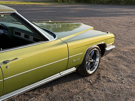 Cadillac Deville 8 of 17
