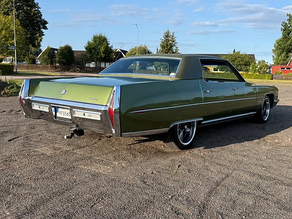 Cadillac Deville 3 of 17