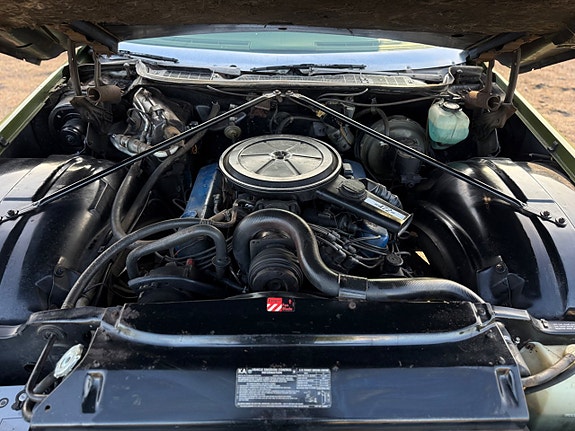 Cadillac Deville 16 of 17