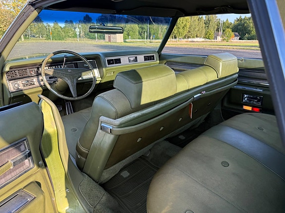 Cadillac Deville 10 of 17