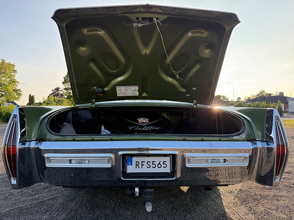 Cadillac Deville 12 of 17