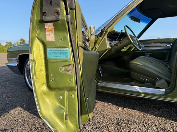 Cadillac Deville 9 of 17