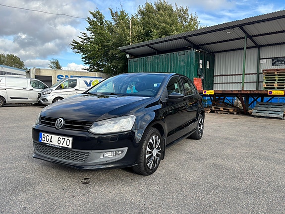 Volkswagen Polo 2 of 8