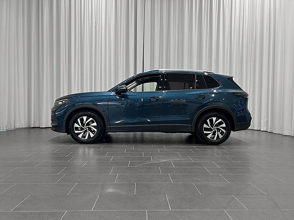 Volkswagen Tiguan 2 of 15