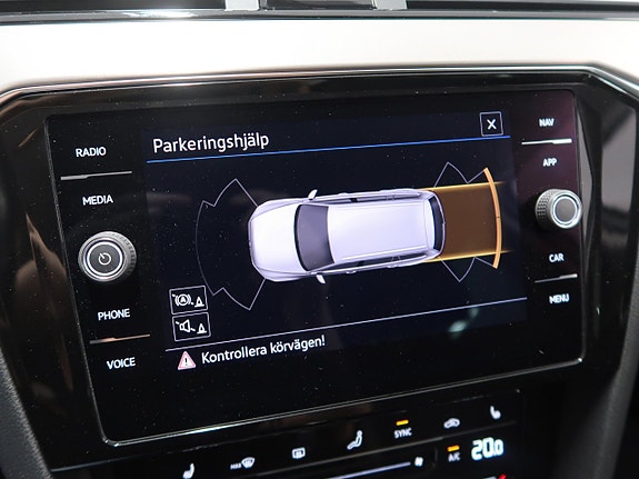 Volkswagen Passat 24 of 30