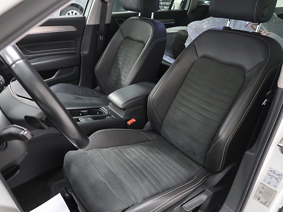 Volkswagen Passat 15 of 30
