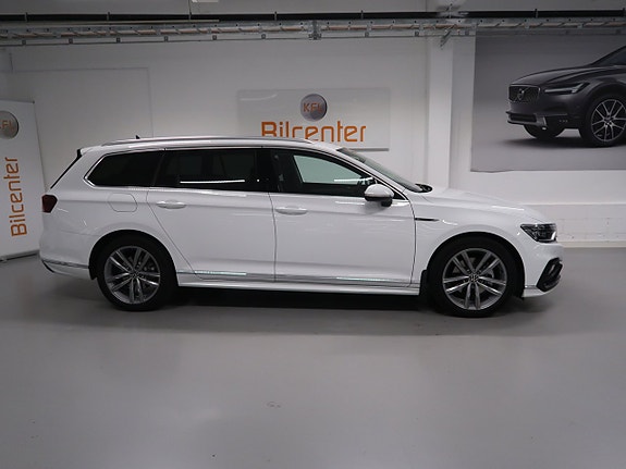 Volkswagen Passat 4 of 30