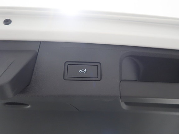 Volkswagen Passat 27 of 30