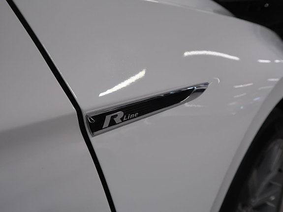 Volkswagen Passat 12 of 30