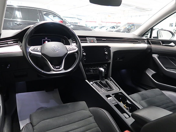 Volkswagen Passat 14 of 30