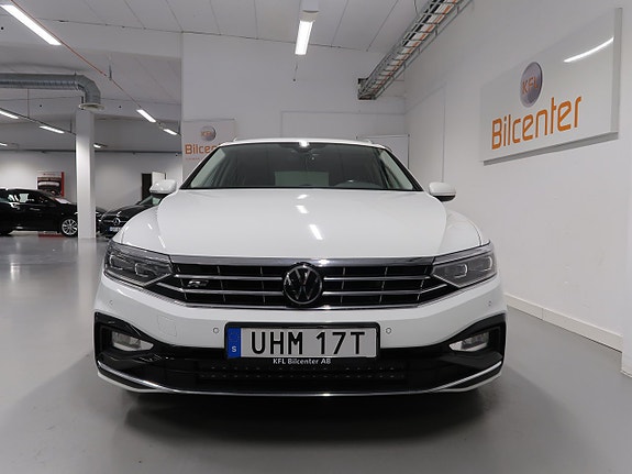 Volkswagen Passat 9 of 30