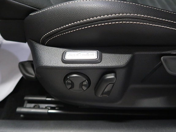 Volkswagen Passat 16 of 30